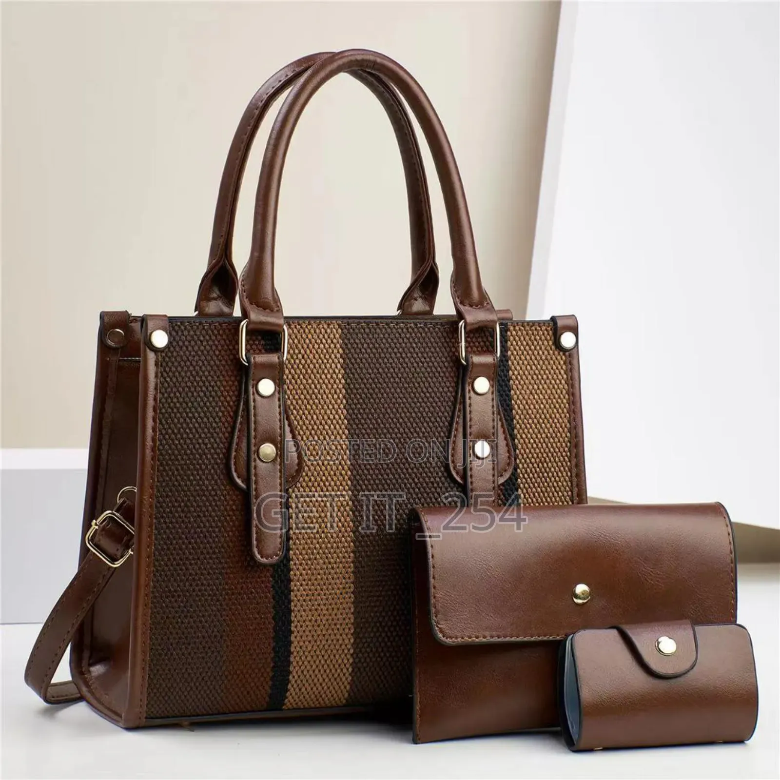 H33 Makónge
Handbag