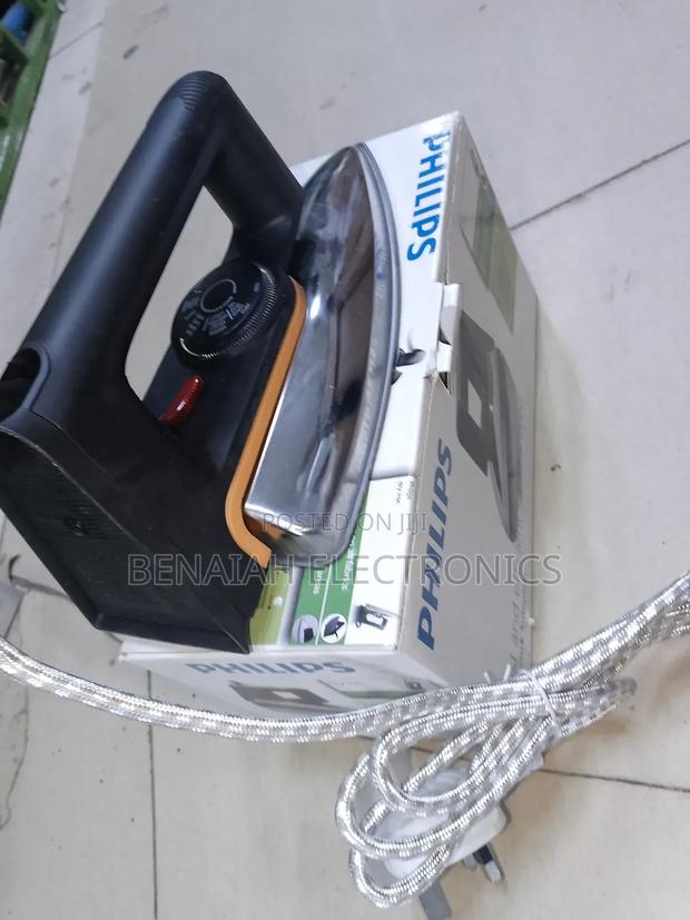 Phillips Iron Box With Adjustable Temperature Knob - main view