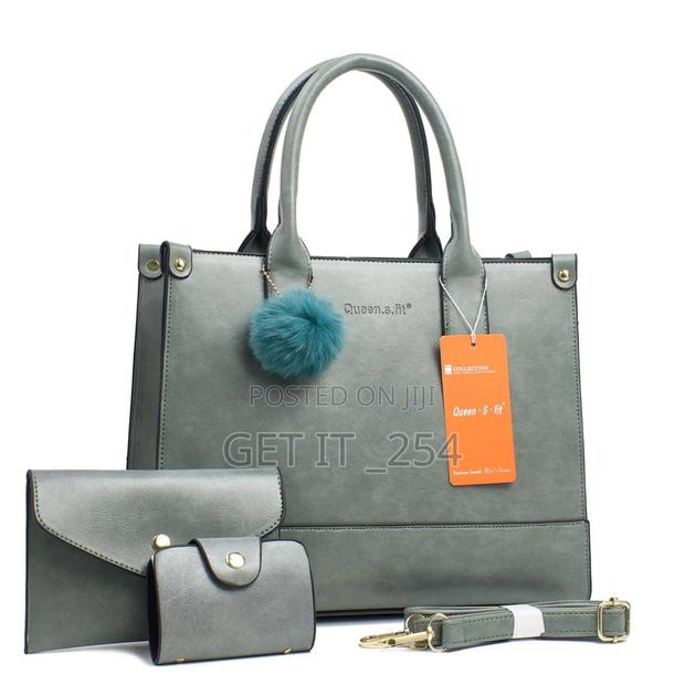 Queen Sfit Leather 
Handbags - main view