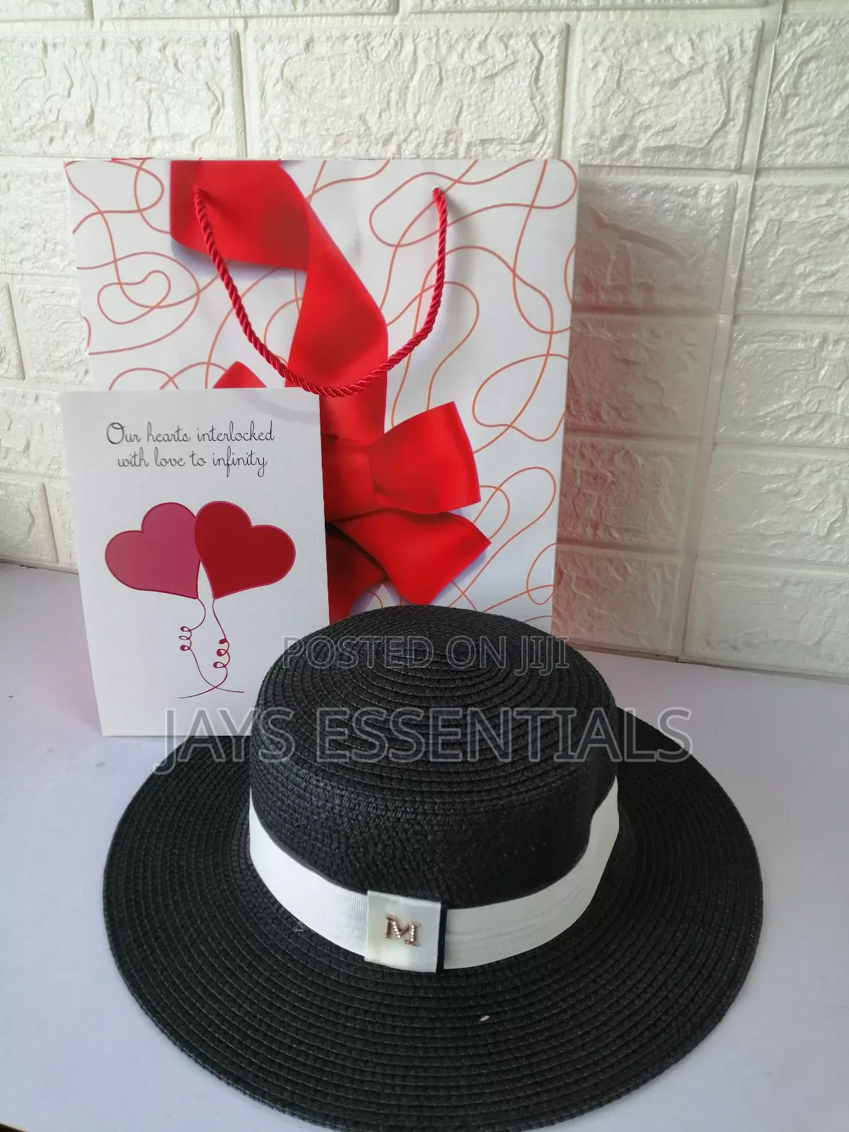 Sunny and Chic Valentines Gift Set