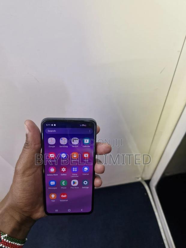 Samsung Galaxy S10e 128 GB Black - thumbnail 6
