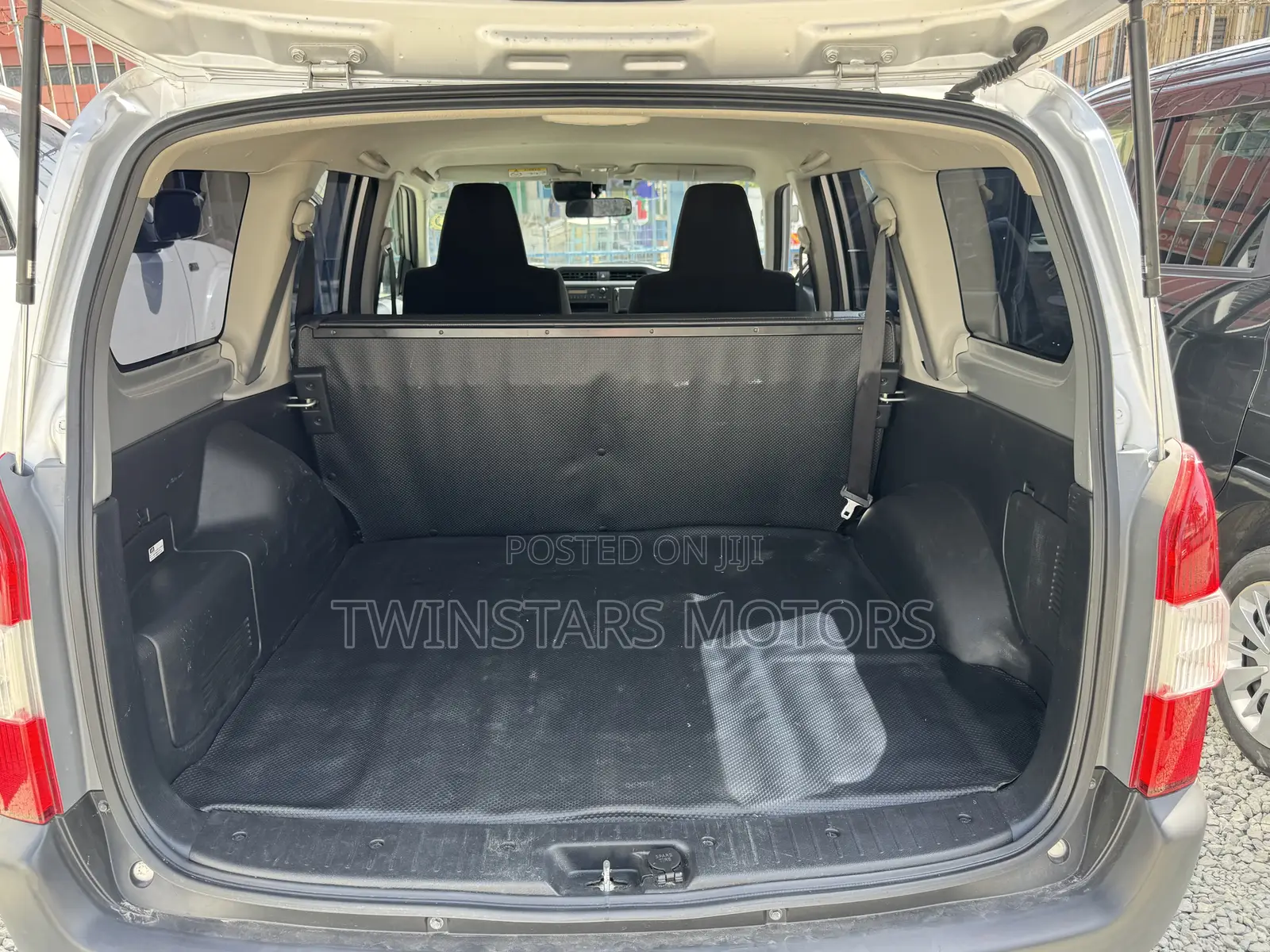 Toyota Probox 1.5 Hybrid GL 2019 Silver