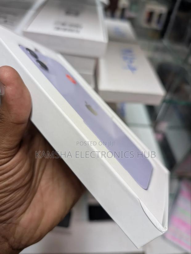 Apple iPhone 11 128 GB Purple - thumbnail 3
