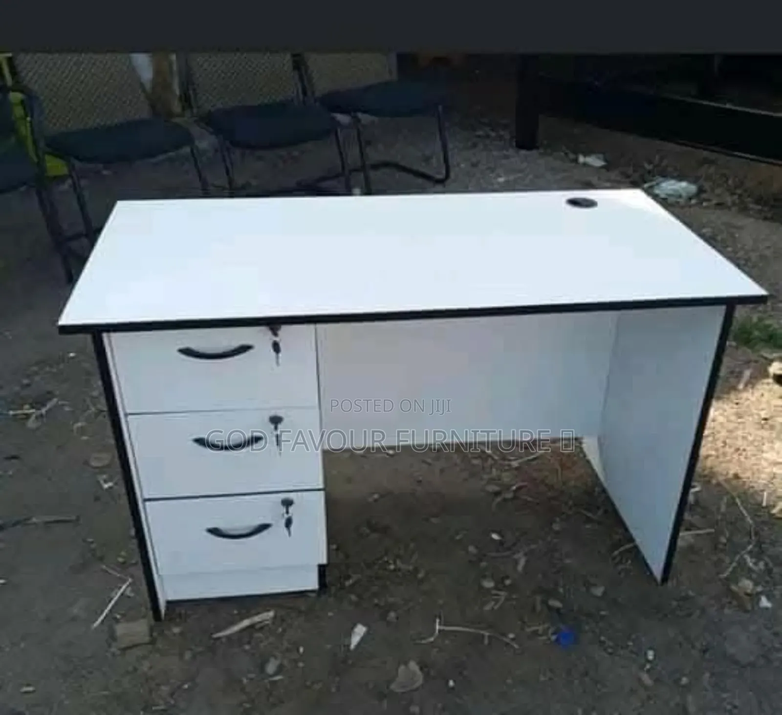 White 0.9m Modern Office Desk