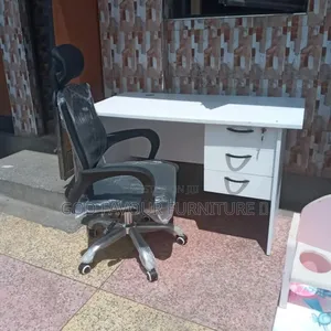 0.9m White Beautiful Office Desk Rd2q
