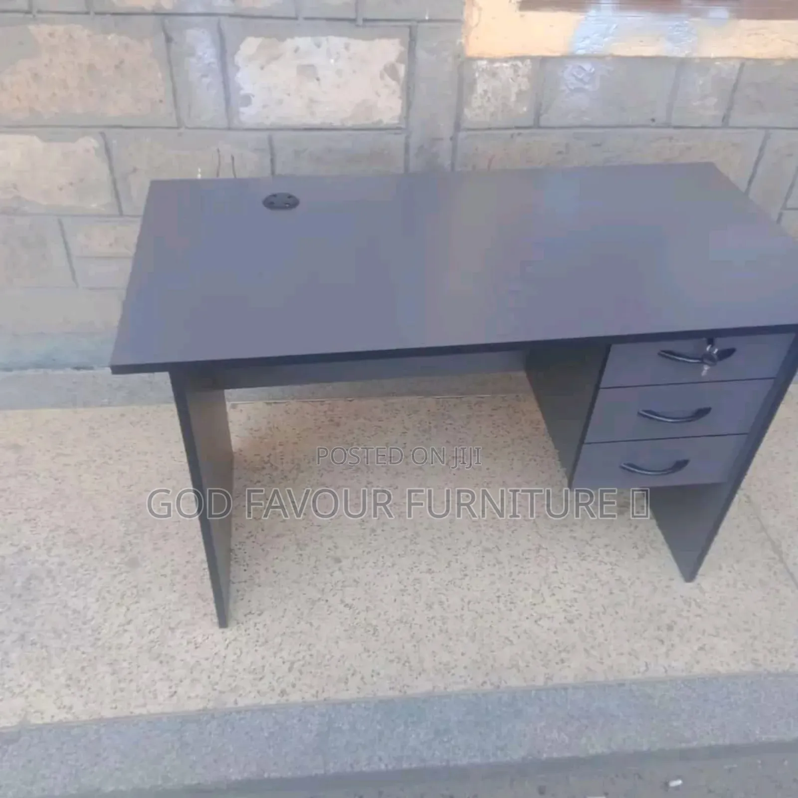 Quality Lockable 0.9m Office Desk Ex3q