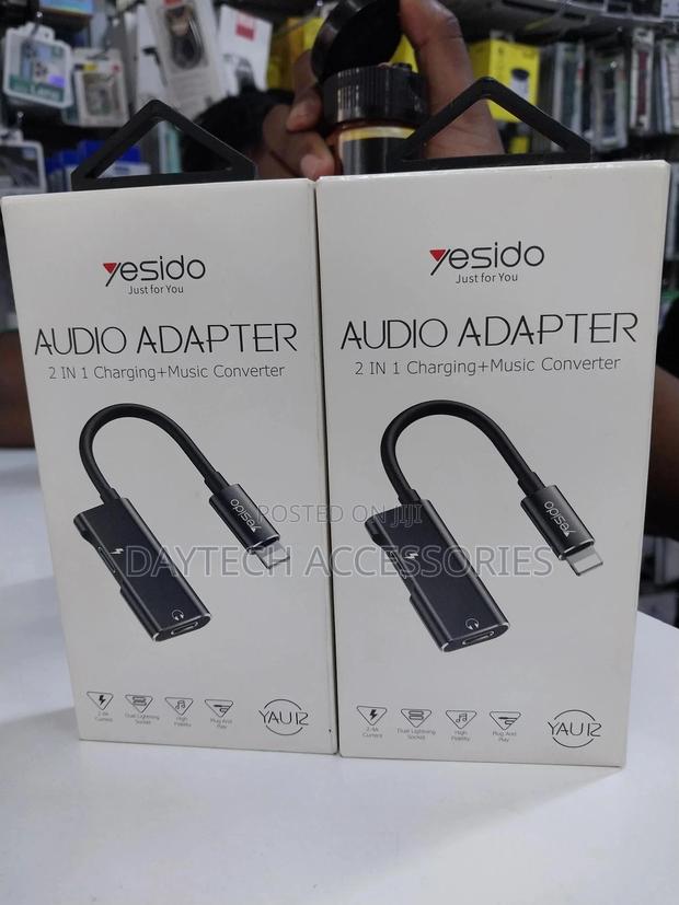 Yesido Audio Adapter 2in1 Charging+Music Converter