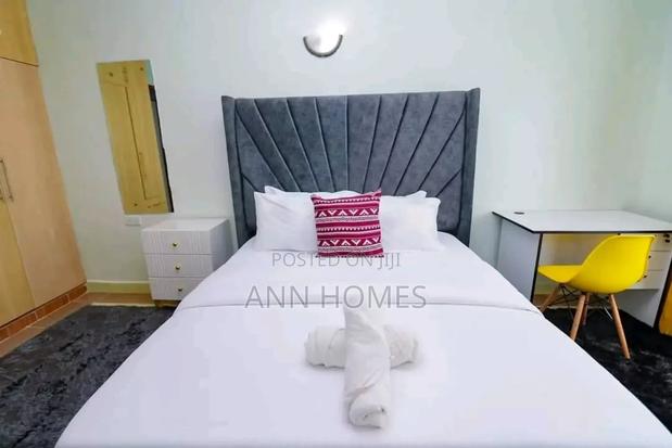 Beautiful One Bedroom in Attic Place - main view