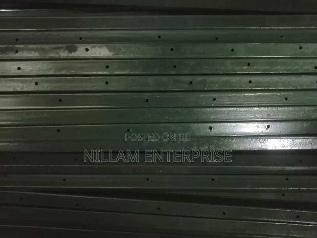 Strainer Post in Electric Fence - thumbnail 2