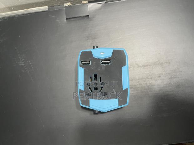 Universal Travel Charger Adapter - thumbnail 9