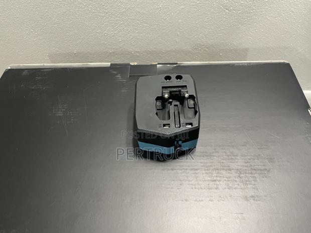 Universal Travel Charger Adapter - thumbnail 5