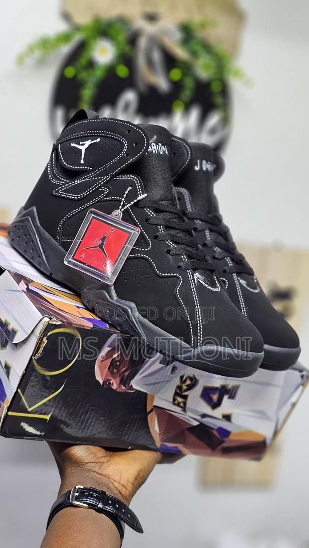 NEW NEW Arrivals " Jordan/44/45 - thumbnail 4