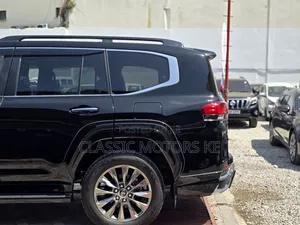 Toyota Land Cruiser 3.5 Petrol 4WD 2022 Black