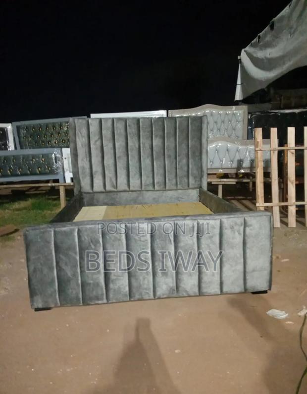 Gray Line 5x6 Chesterfield Bed