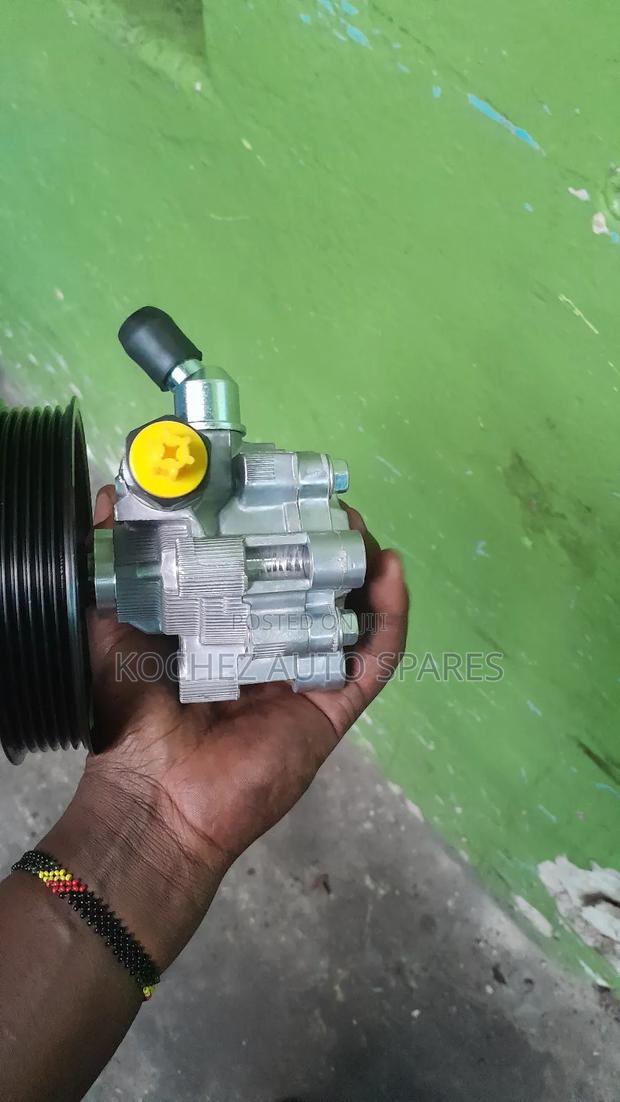 Landcruiser V8 200series 2UZ Power Steering Pump