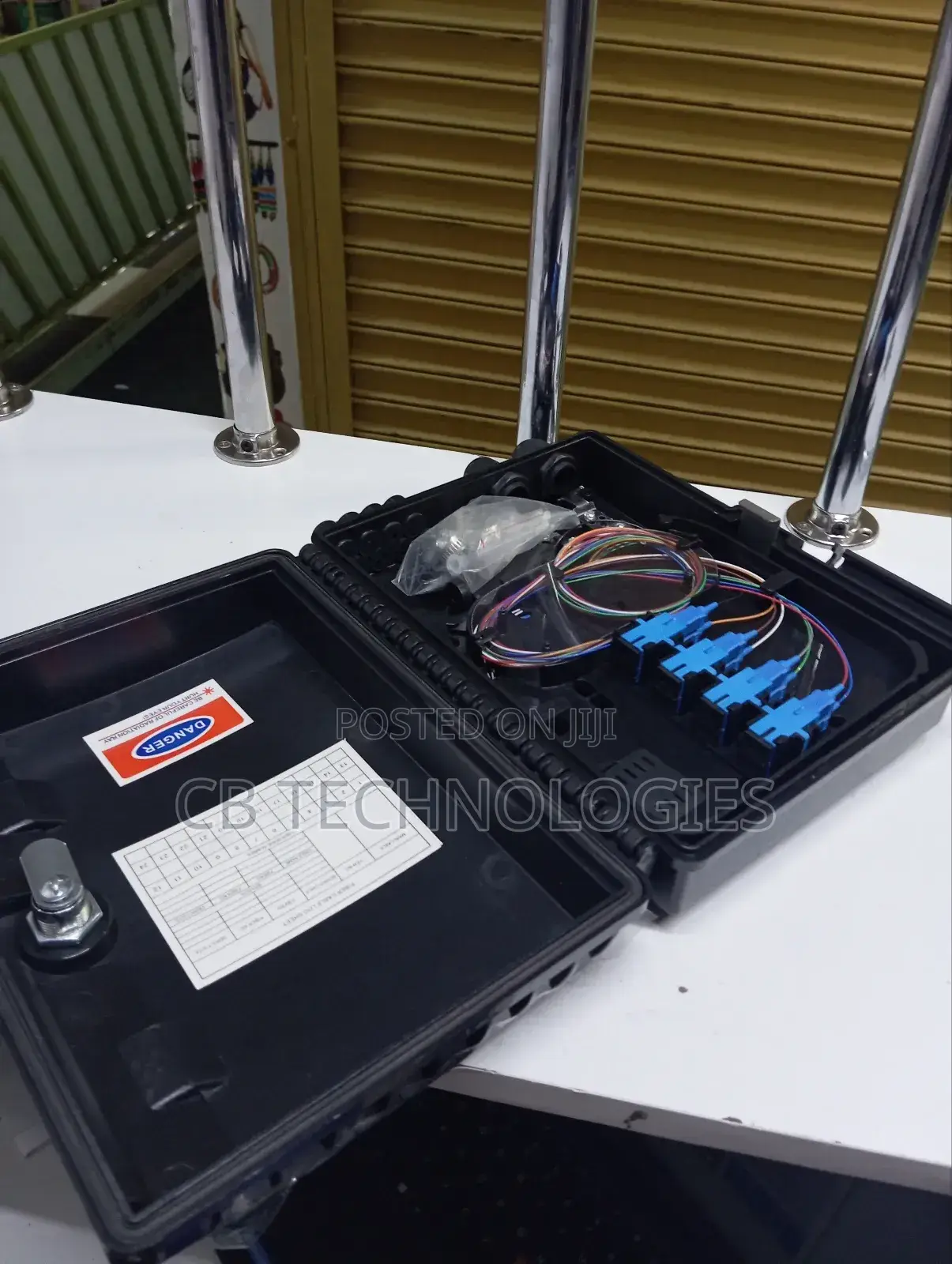 1:8 Loaded Fiber Access Terminal (Fat)