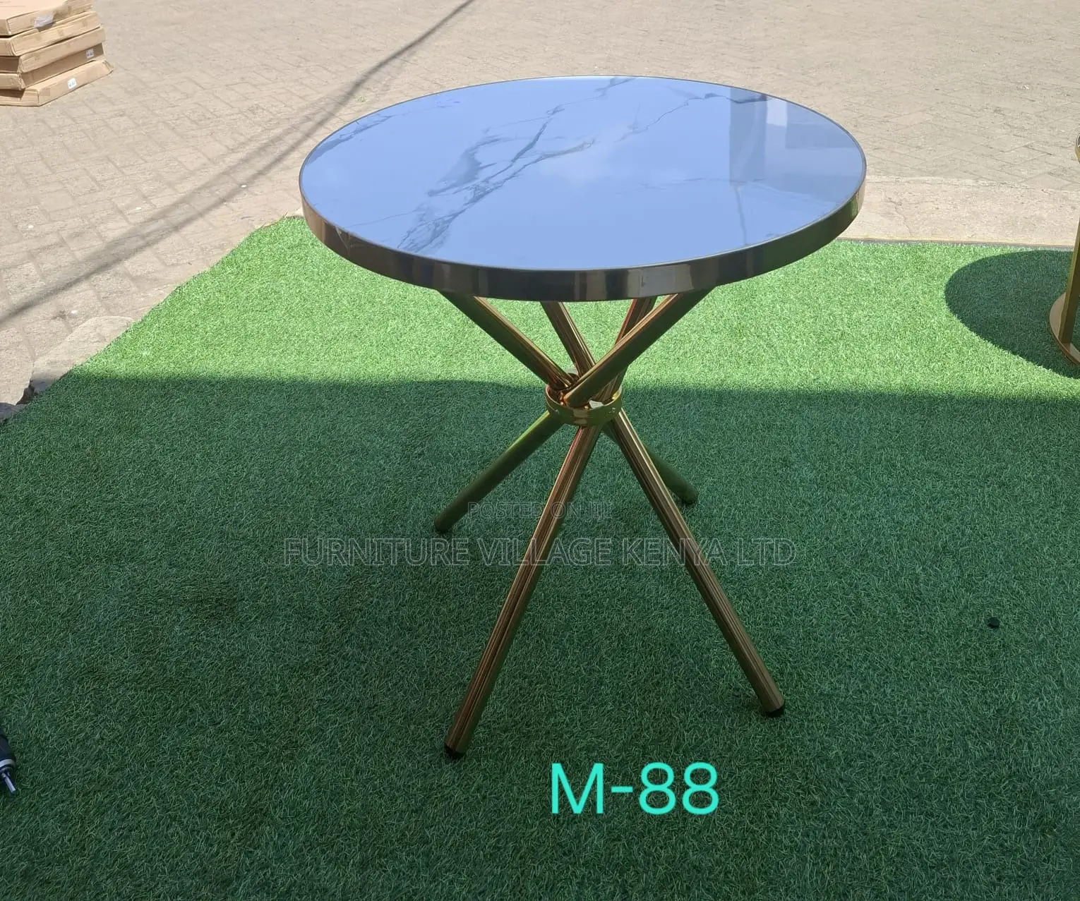 Dining Tables; Round Modern Eames Living Room Table