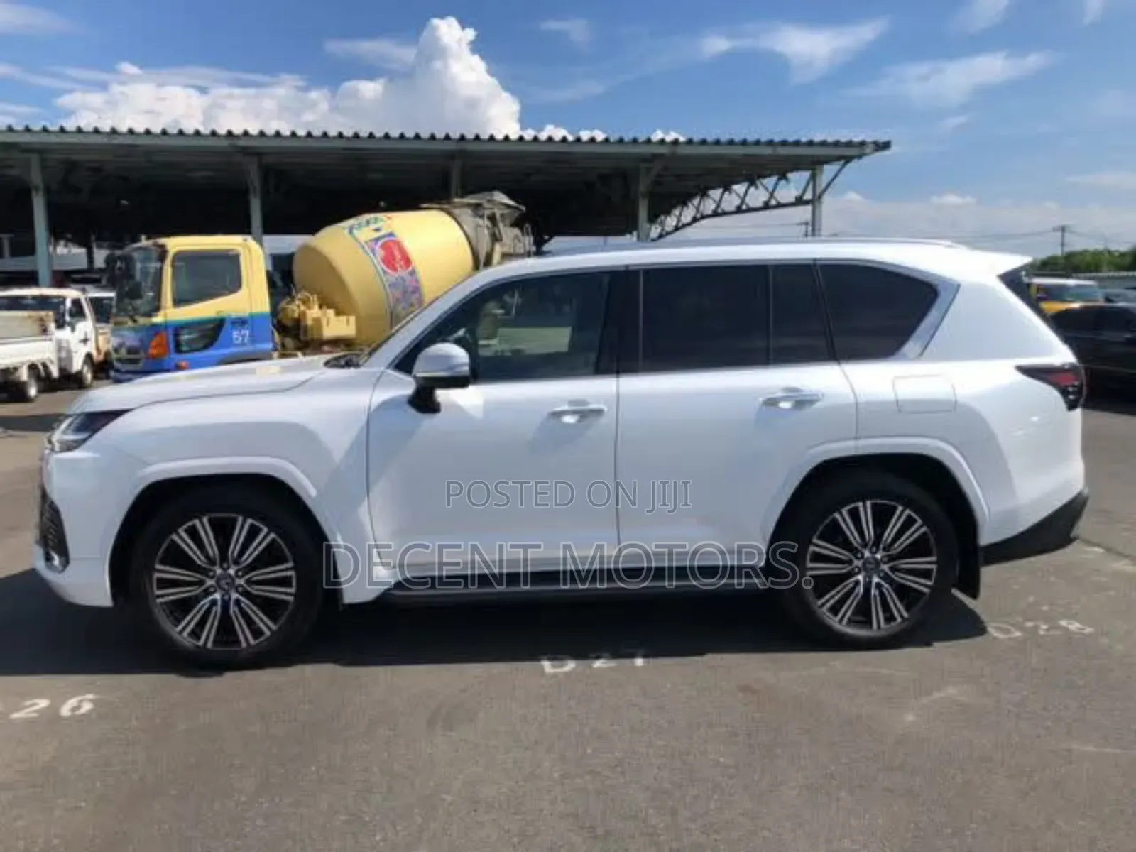 Lexus LX 2023 White