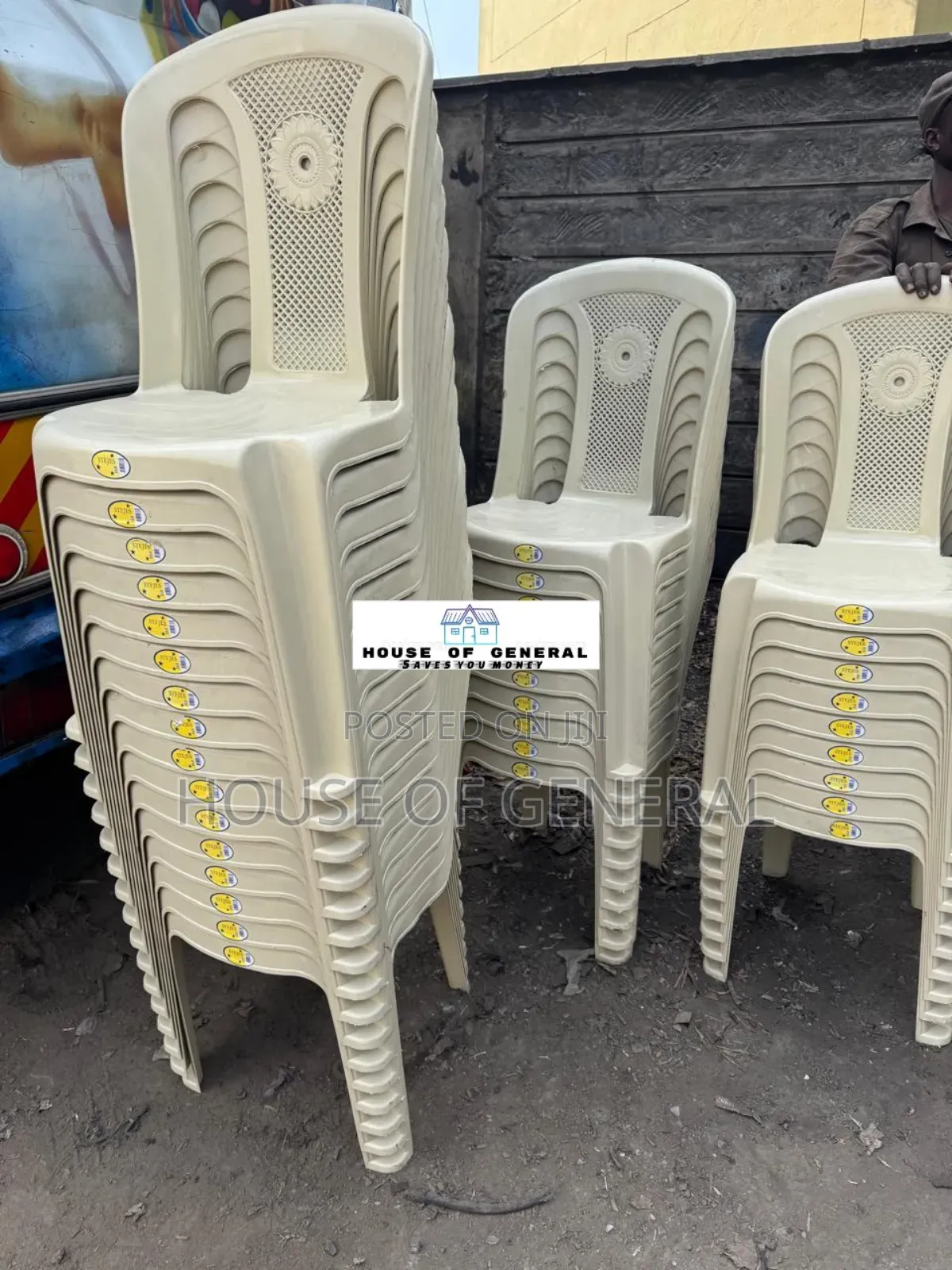 Cream White Stajes Chair Good Quality Plastic Chair