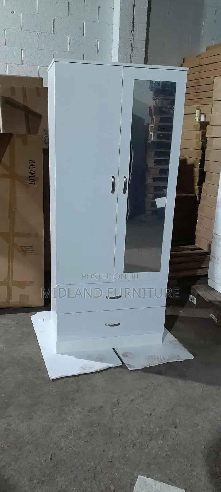 2 Door Wardrobe With Mirror