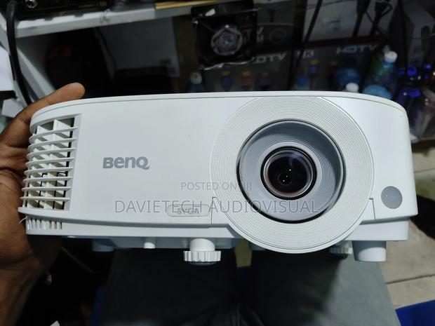 Benq Projector - thumbnail 3