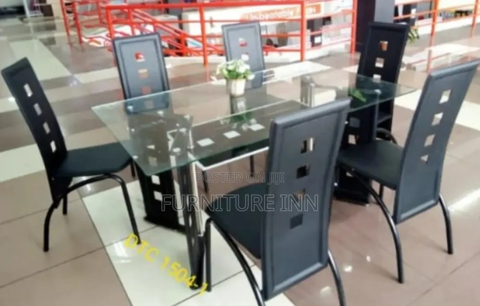 Beautiful 6 Seater Dinning Table