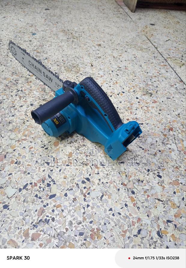 Cordless Chain Saw - main view
