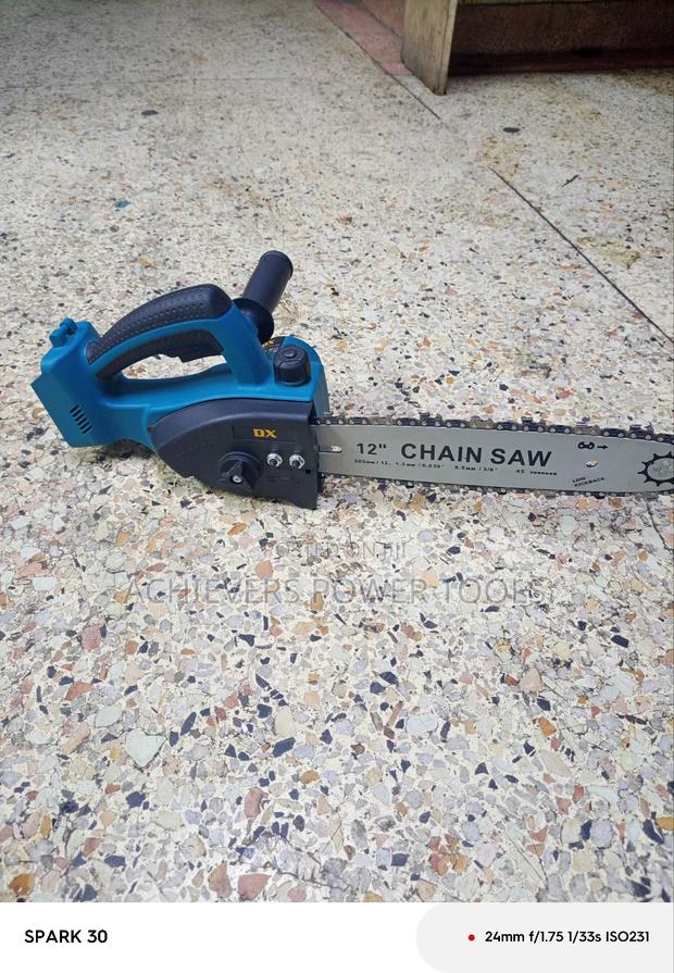 Cordless Chain Saw - thumbnail 2
