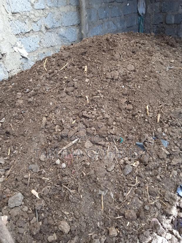 Manure. Goat, and Cow Manure - thumbnail 5