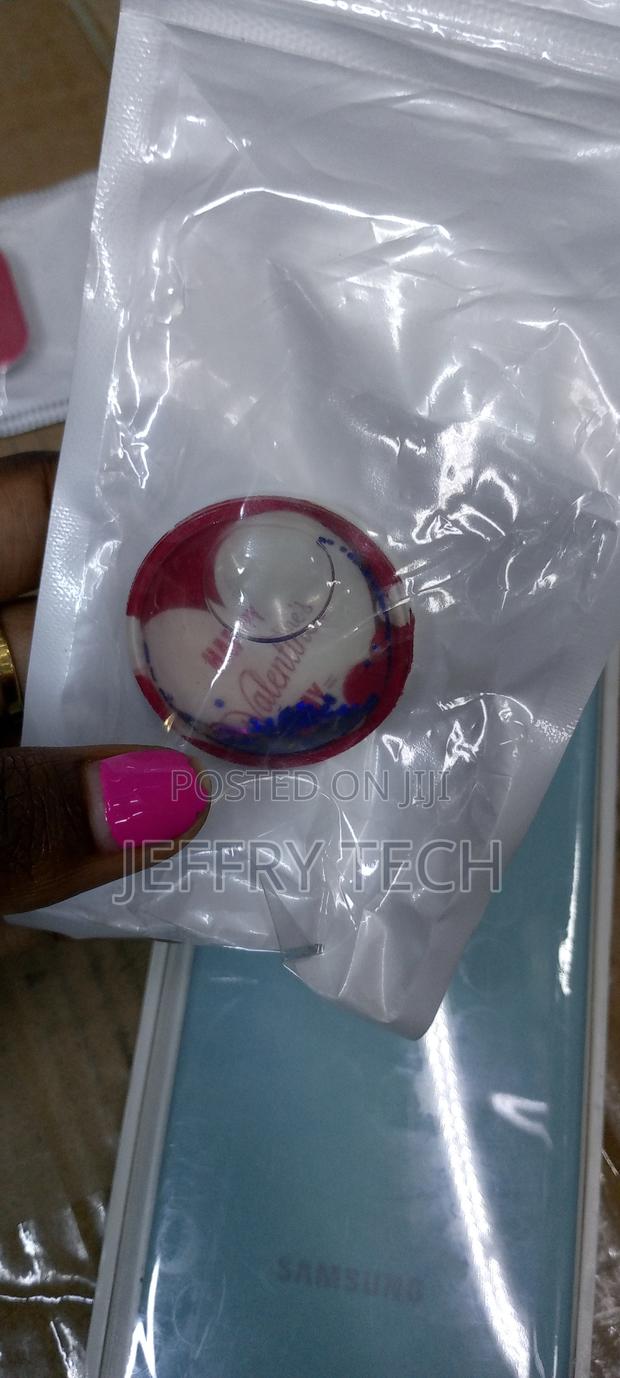 Popgrip : Swappable Top for Secure Phone Grip Stand - thumbnail 2