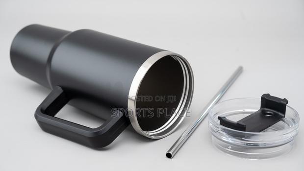 New Stanley Mug/Flask With Car Cup Holder Belly - thumbnail 3