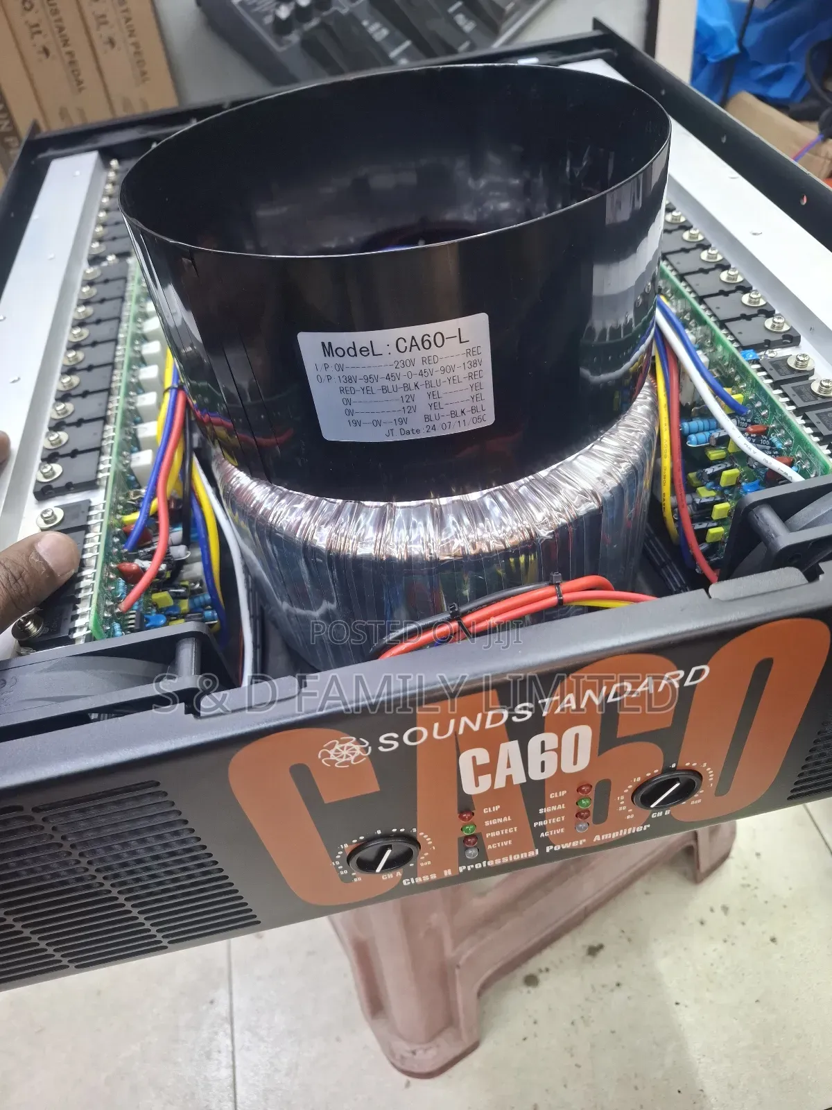 Soundstandard CA 60 Crest Audio Amplifier