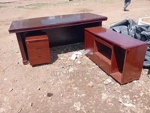 Selling Executive Office Table and Drawer