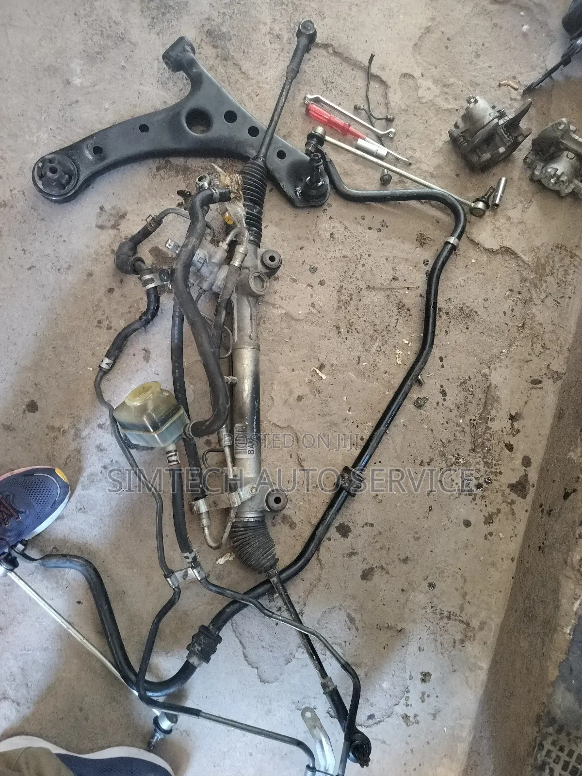 Toyota Isis Steering Rack