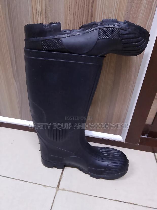 Quality Bata Heavy Duty Gumboots - main view