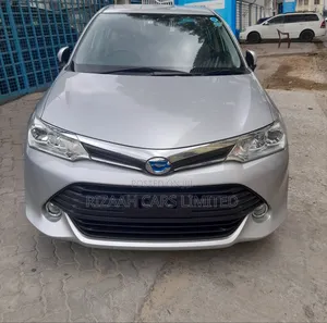 Toyota Axio 1.5 Hybrid 2WD 2017 Silver