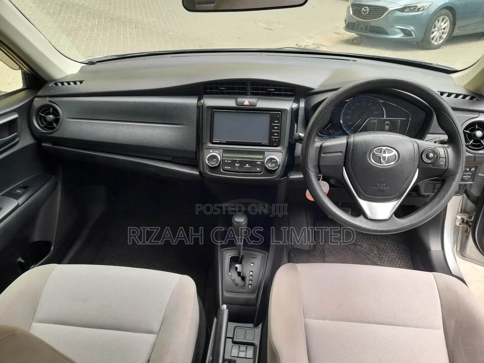Toyota Axio 1.5 Hybrid 2WD 2017 Silver