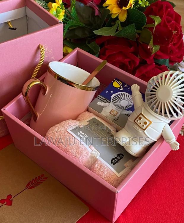 Ladies Gift Set With Fan - main view