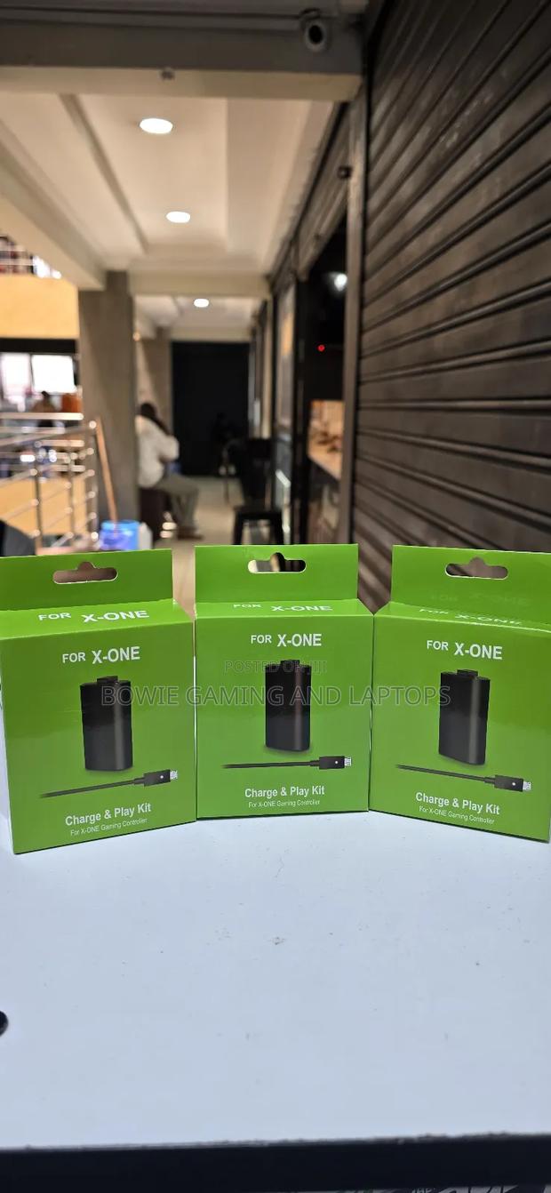 Xbox One Charge Play Kit - thumbnail 2