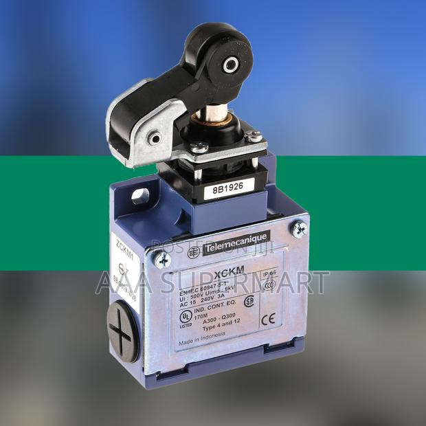 Limit Switch XCK-M121