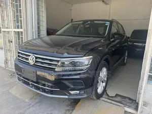 Volkswagen Tiguan 2.0T SEL R-Line Black FWD 2019 Black