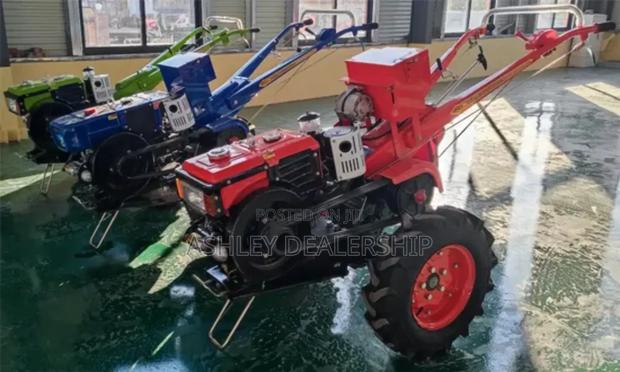 Small Tractor (Hand Working Tractor)