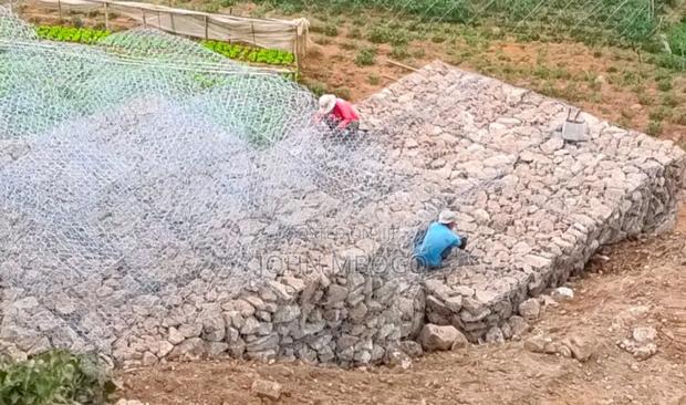 Galvanised Gabion Boxes Kenya 2mx1mx1m . - thumbnail 2