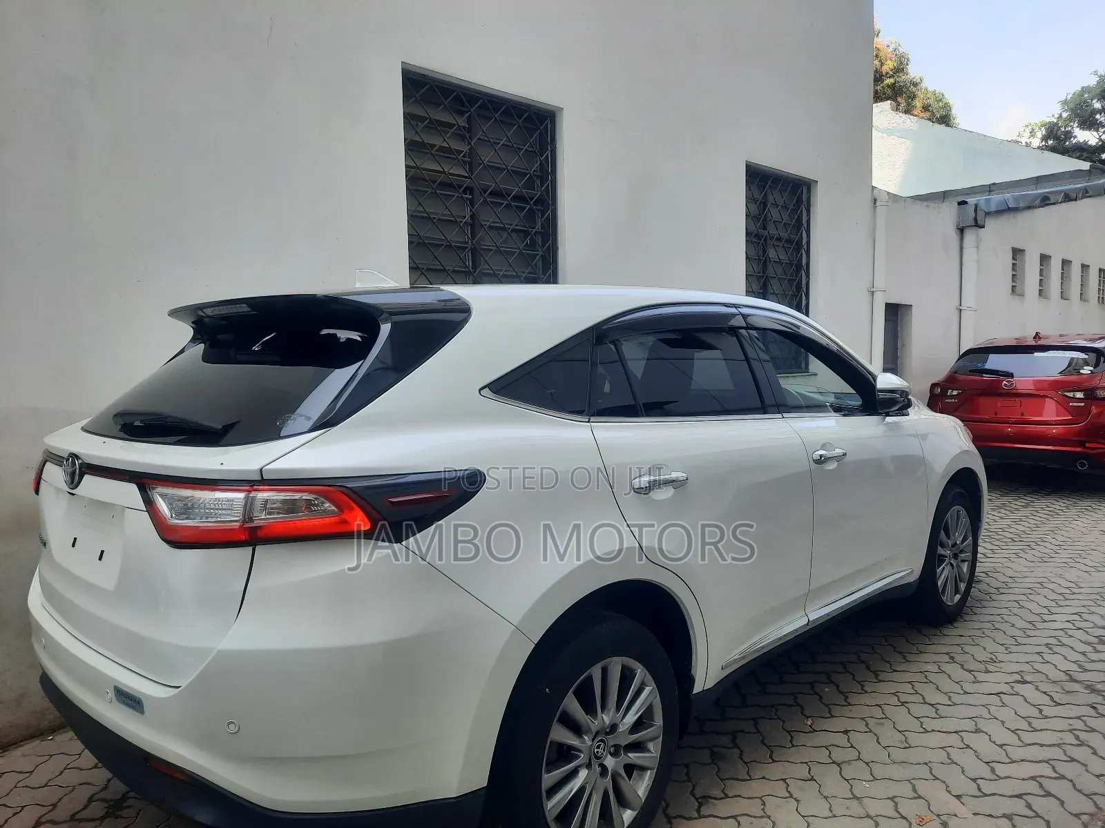 Toyota Harrier 2.0 2018 White