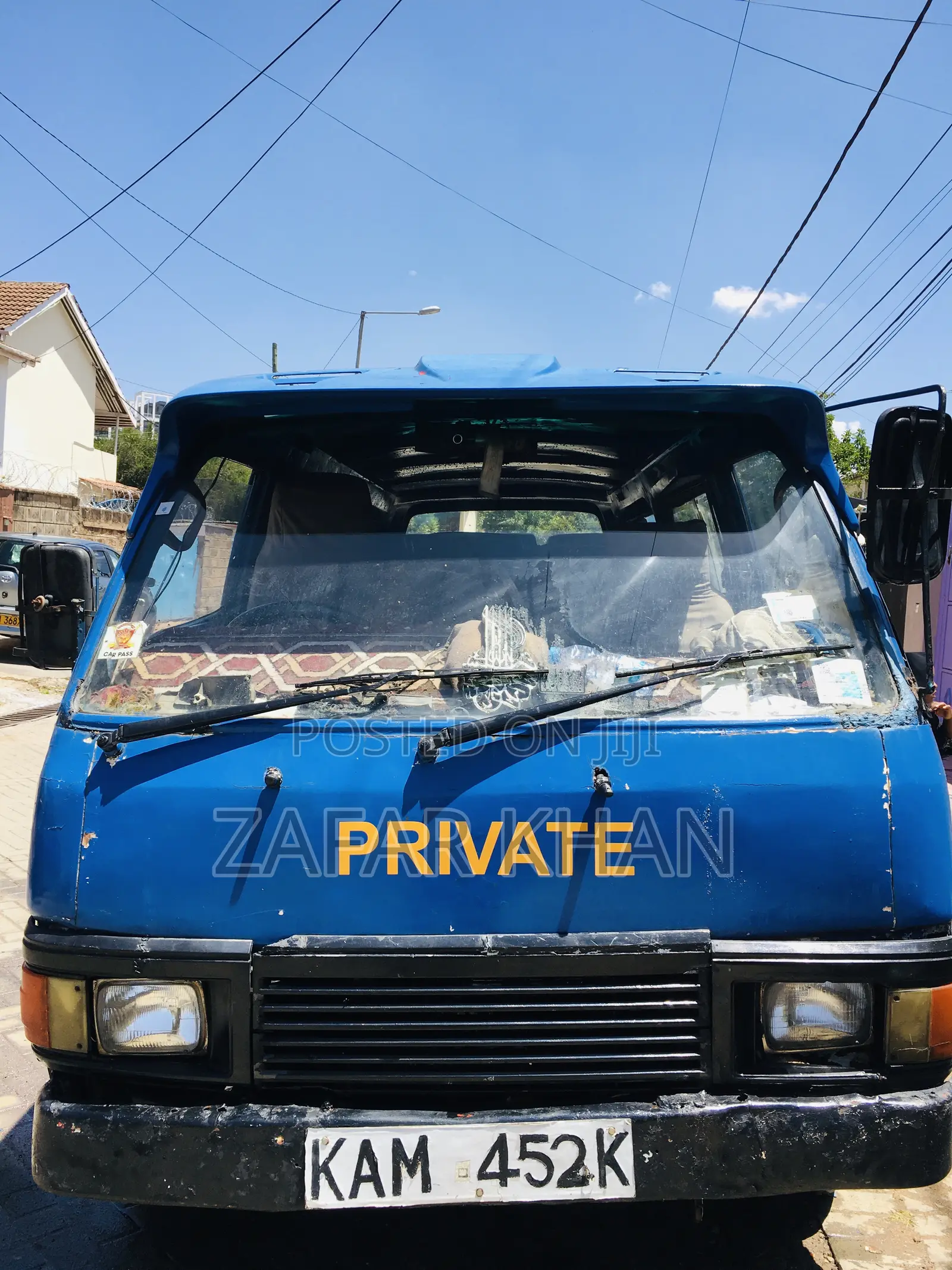 New Nissan Caravan (Urvan) 1987 Blue