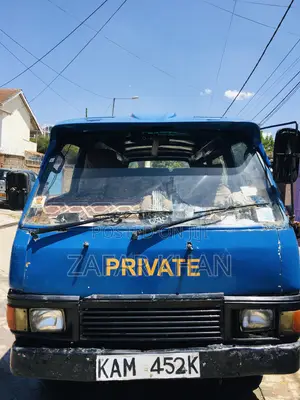 New Nissan Caravan (Urvan) 1987 Blue