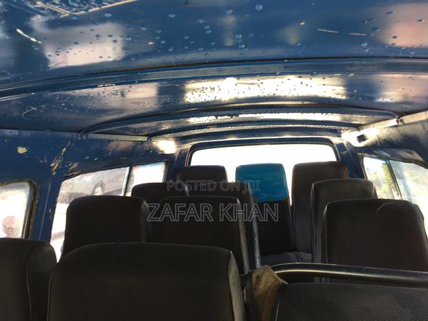 New Nissan Caravan (Urvan) 1987 Blue - thumbnail 3