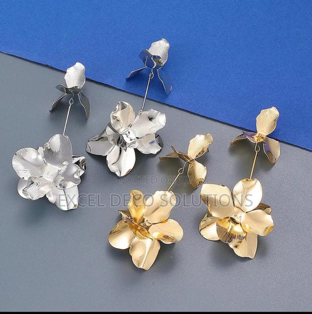 Statement Floral Earrings - thumbnail 2