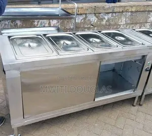 High -Tech Stainless Food Warmer With a Cabinet Underneath