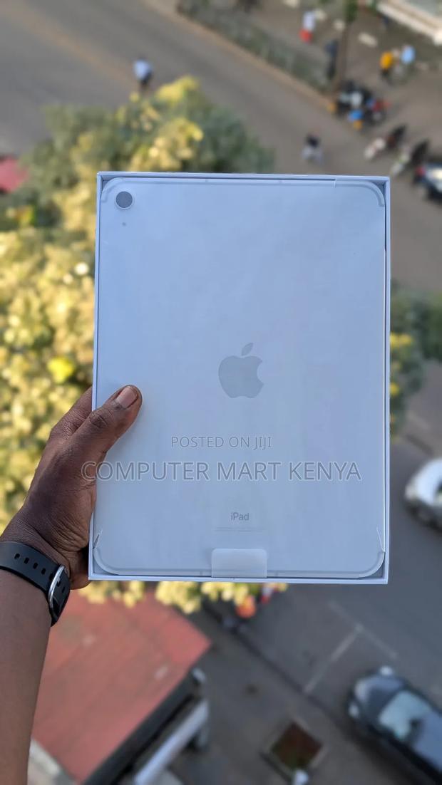 New Apple iPad (2022) 64 GB Silver - main view